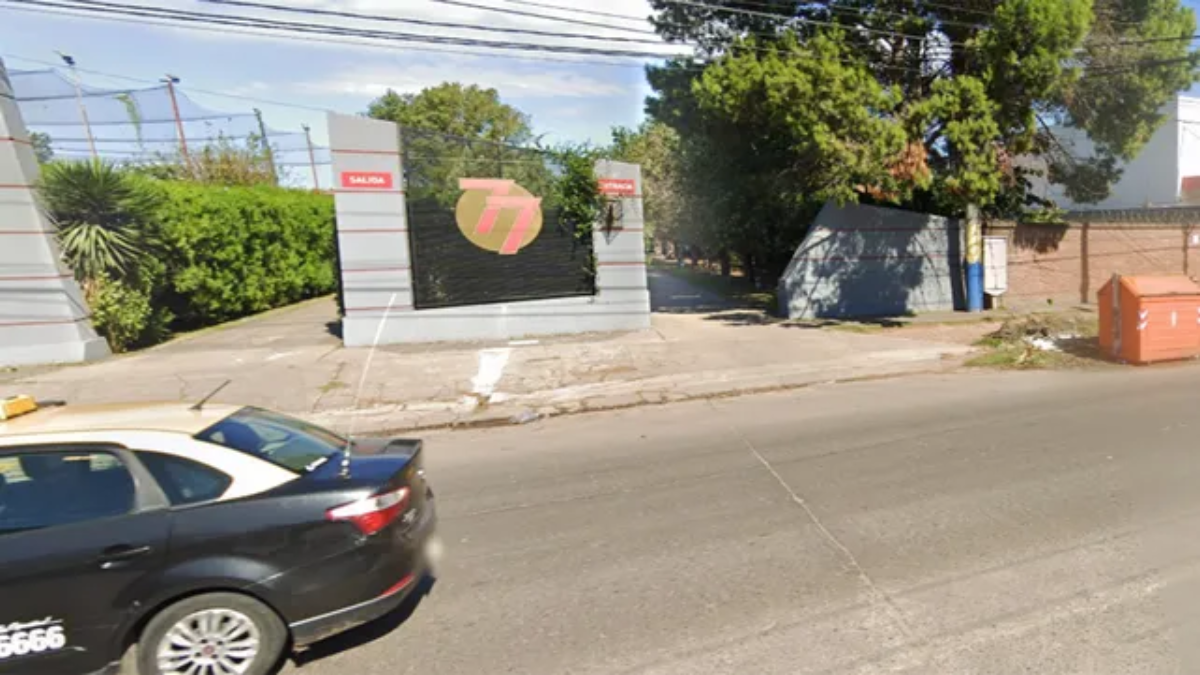Ataque de viudas negras en Rosario: durmieron a la víctima y le robaron su camioneta Ataque de viudas negras en Rosario: durmieron a la víctima y le robaron su camioneta