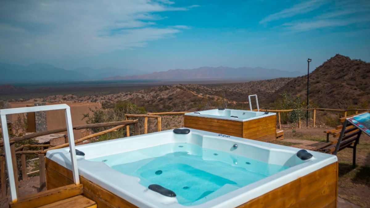 Las aguas de La Aguadita tienen una temperatura que varía entre los 29 y 35 °C, ideal para disfrutar en familia. Las aguas de La Aguadita tienen una temperatura que varía entre los 29 y 35 °C, ideal para disfrutar en familia.