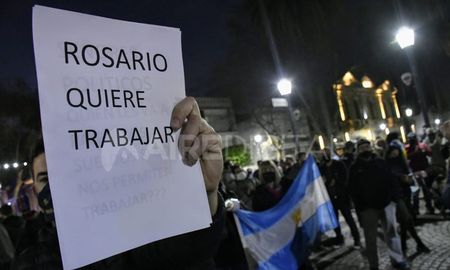 Este sábado vence el plazo de las medidas anunciadas para restringir la circulación de personas en Rosario. Este sábado vence el plazo de las medidas anunciadas para restringir la circulación de personas en Rosario.