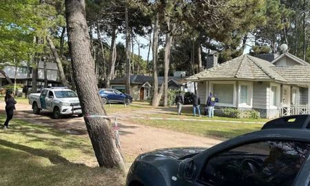 Un turista en Pinamar confundió a un policía con un delincuente y le disparó. Un turista en Pinamar confundió a un policía con un delincuente y le disparó.