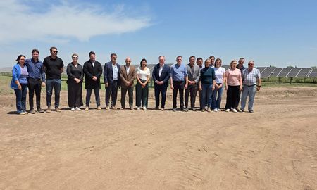 El senador Felipe Michlig resaltó que con estas obras “el departamento San Cristóbal se posiciona entre los más avanzados de la provincia en materia de energía renovable”. El senador Felipe Michlig resaltó que con estas obras “el departamento San Cristóbal se posiciona entre los más avanzados de la provincia en materia de energía renovable”.
