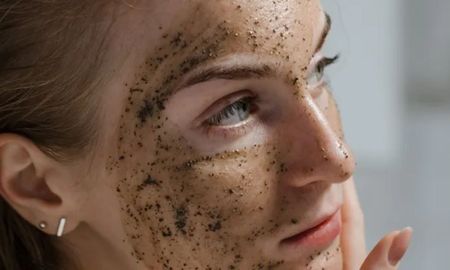 Para obtener resultados óptimos, resulta indispensable complementar estas recetas caseras con una rutina de limpieza facial. Para obtener resultados óptimos, resulta indispensable complementar estas recetas caseras con una rutina de limpieza facial.