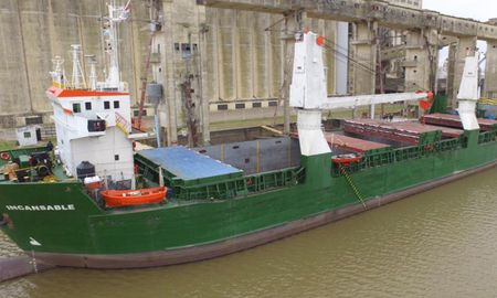 Este amarradero funcionará como un “apéndice del puerto”, una instalación ubicada en el Km 581 fuera del Canal de Acceso al puerto sobre el río Paraná. Este amarradero funcionará como un “apéndice del puerto”, una instalación ubicada en el Km 581 fuera del Canal de Acceso al puerto sobre el río Paraná.