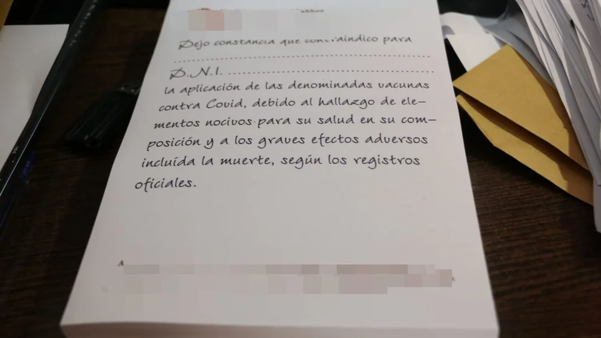 Uno de los certificados truchos emitidos por el profesional