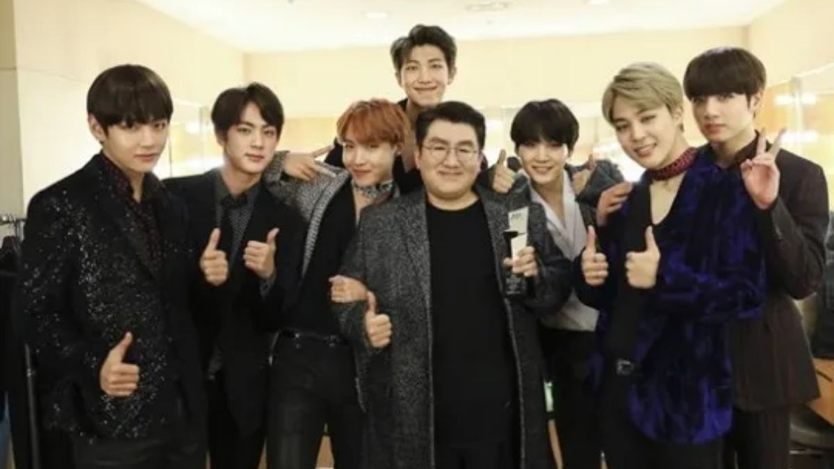 Bang Si-Hyuk, el hombre que convirtió a BTS en un fenómeno mundial, enfrenta ahora la posibilidad de ir a prisión por maniobras financieras irregulares. Bang Si-Hyuk, el hombre que convirtió a BTS en un fenómeno mundial, enfrenta ahora la posibilidad de ir a prisión por maniobras financieras irregulares.
