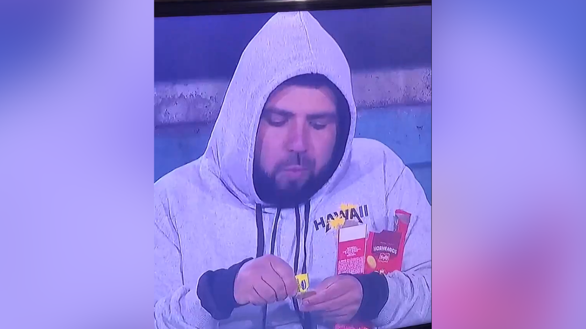 Un hincha se hizo viral en el partido entre Gimnasia y Defensa y Justicia por un hecho insólito.