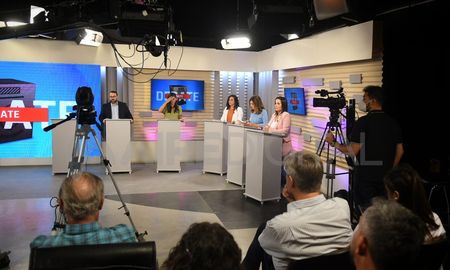 Previa a las elecciones generales del próximo domingo, cinco de los siete candidatos a concejales debatieron sus propuestas. Previa a las elecciones generales del próximo domingo, cinco de los siete candidatos a concejales debatieron sus propuestas.