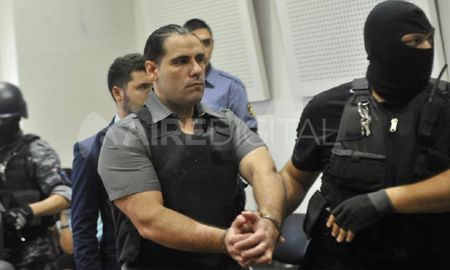 El Panadero fue condenado a 13 años y 4 meses de prisión por una tenencia de armas y la instigación del crimen de Roberto “Pimpi” Caminos, quien super el jefe del paravalanchas leproso. El Panadero fue condenado a 13 años y 4 meses de prisión por una tenencia de armas y la instigación del crimen de Roberto “Pimpi” Caminos, quien super el jefe del paravalanchas leproso.