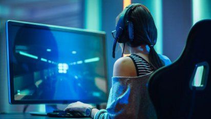Cuestiones sociales como la misoginia y el machismo, también se encuentran presentes dentro de las comunidades de videojuegos.