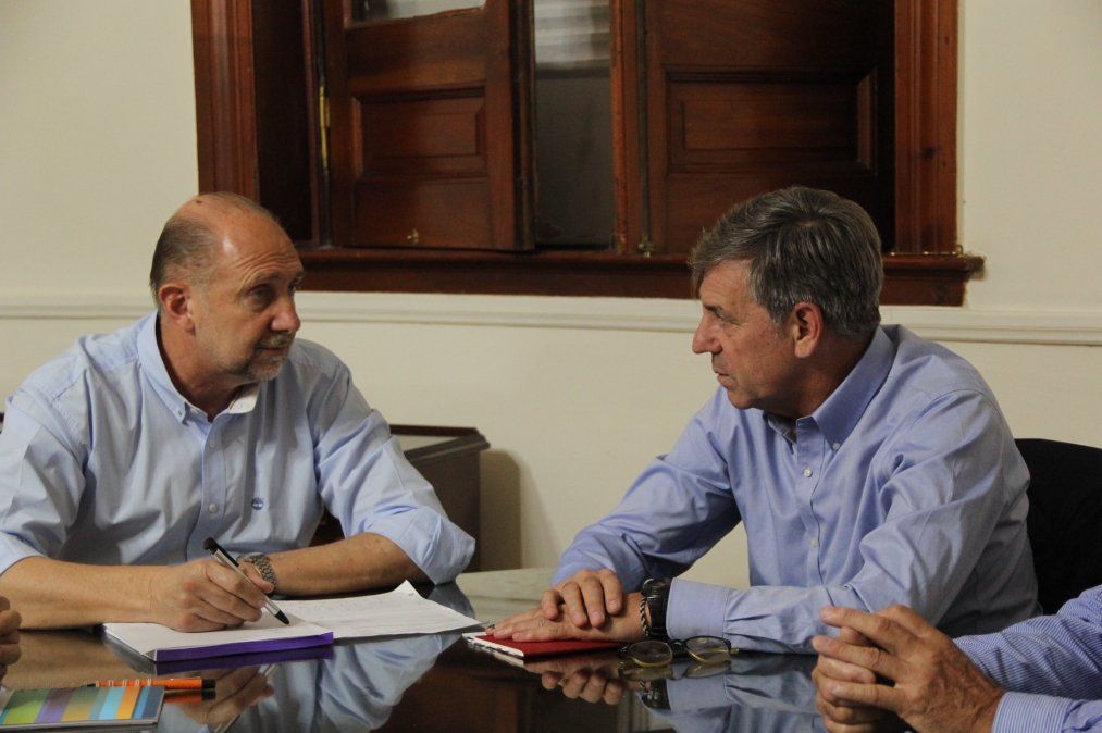 El gobernador Perotti y el intendente Jat&oacute;n mantuvieron su primer reuni&oacute;n de trabajo.