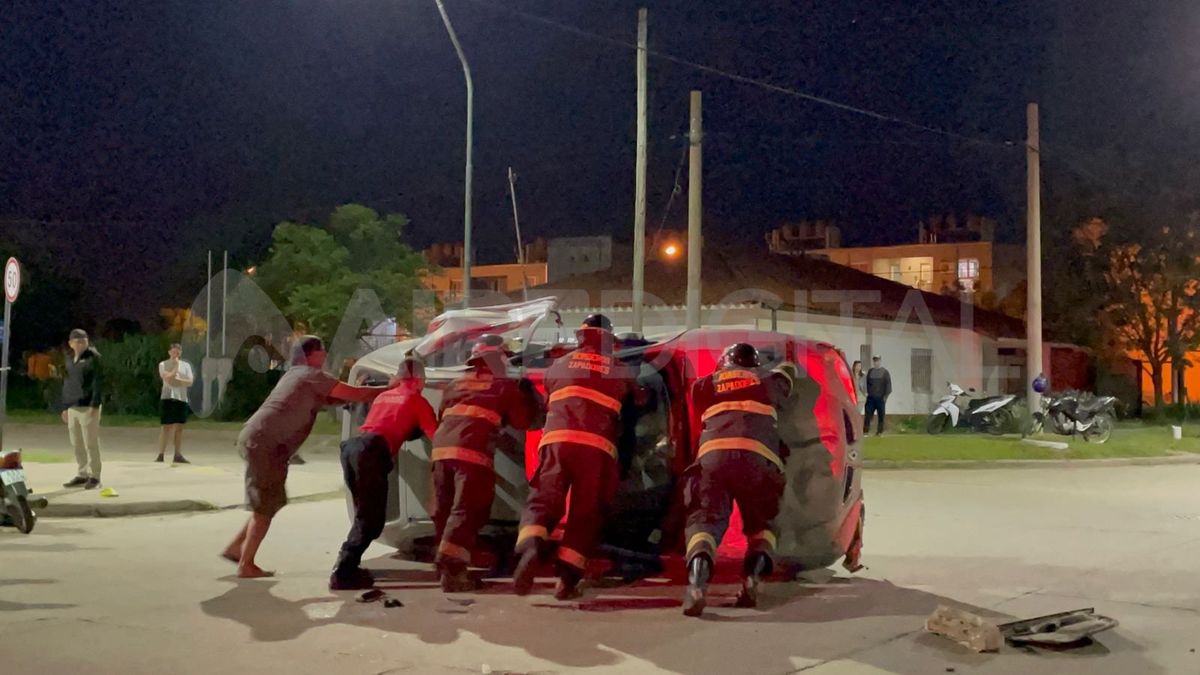 La buena noticia: mejora el bebé herido en un choque cuando una pareja lo trasladaba en moto