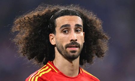 Se conoció el secreto del pelo largo de Marc Cucurella. Se conoció el secreto del pelo largo de Marc Cucurella.