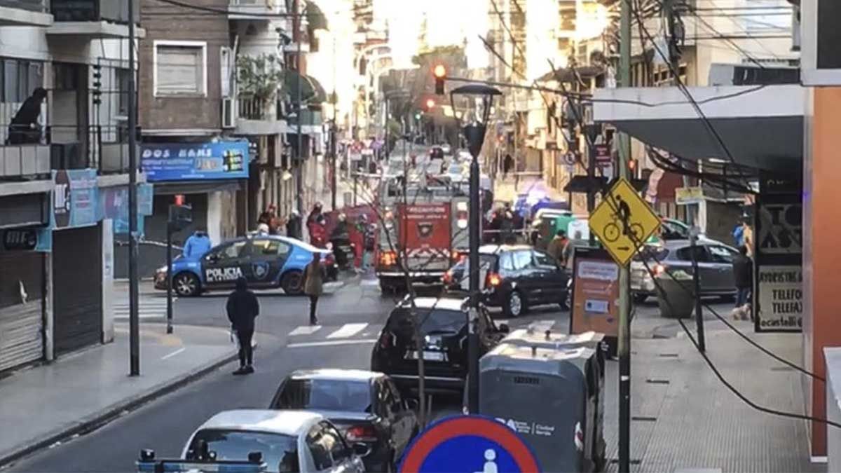 Una mujer y sus dos hijos