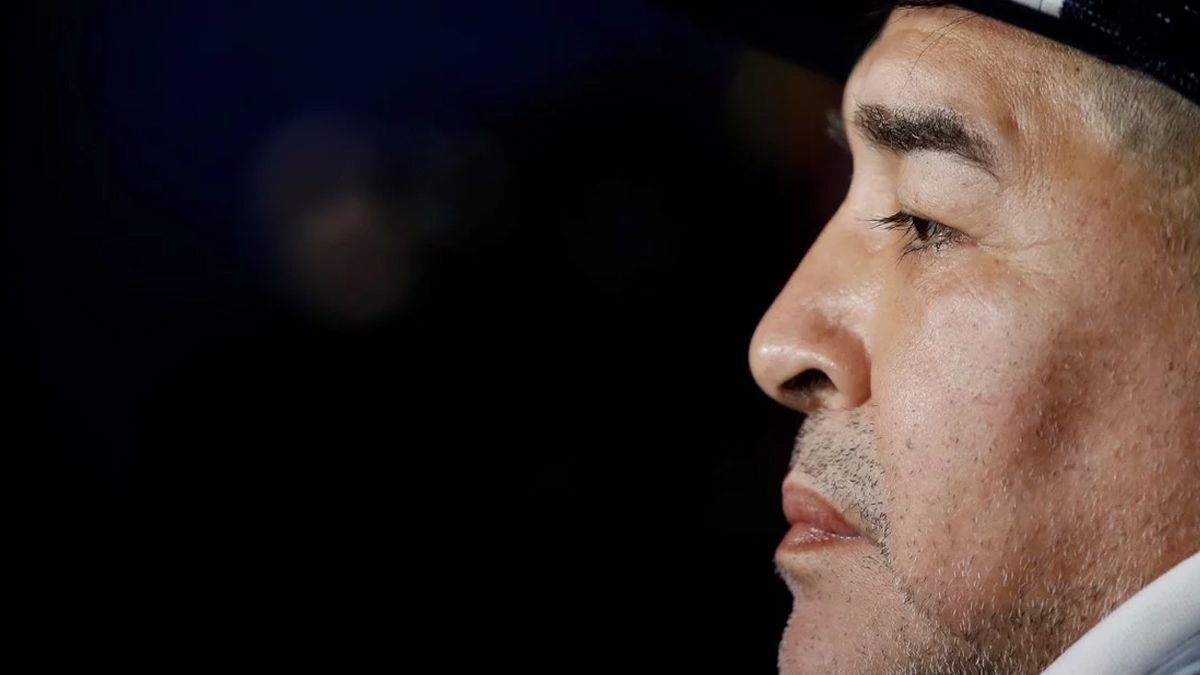 Maradona, picante: Los que ganaron mucha guita deberían ayudar a los pibes del ascenso
