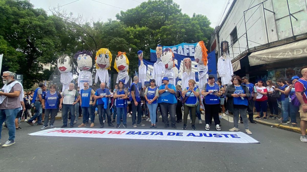 Los maestros públicos y privados ya concretaron un paro de 48 horas la semana pasada. Los maestros públicos y privados ya concretaron un paro de 48 horas la semana pasada.