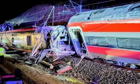 Tragedia ferroviaria en Córdoba: 39 muertos y más de 150 heridos tras el choque de dos trenes en Adamuz Tragedia ferroviaria en Córdoba: 39 muertos y más de 150 heridos tras el choque de dos trenes en Adamuz