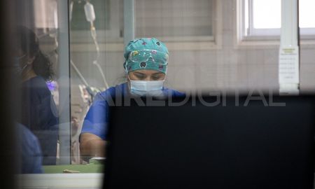 La tercera ola de covid-19 encabezada por la variante Ómicron genera internaciones en los más chicos, una tendencia que se observó a nivel mundial y a la que Santa Fe no escapa. La tercera ola de covid-19 encabezada por la variante Ómicron genera internaciones en los más chicos, una tendencia que se observó a nivel mundial y a la que Santa Fe no escapa.