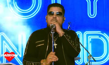 El cantante de cumbia Coty Hernández se presentó en las últimas elecciones como candidato a diputado nacional pero no logró ingresar al Congreso. El cantante de cumbia Coty Hernández se presentó en las últimas elecciones como candidato a diputado nacional pero no logró ingresar al Congreso.