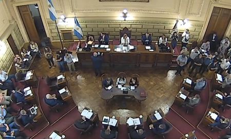 El Senado dio sanción definitiva al proyecto de necesidad de reforma parcial de la Constitución de la Provincia de Santa Fe. El Senado dio sanción definitiva al proyecto de necesidad de reforma parcial de la Constitución de la Provincia de Santa Fe.