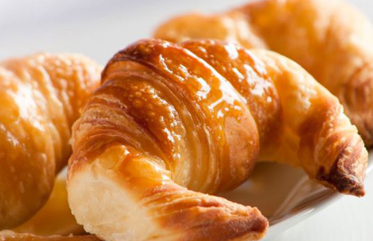 Las medialunas de manteca son ideales para el desayuno o la merienda. Las medialunas de manteca son ideales para el desayuno o la merienda.