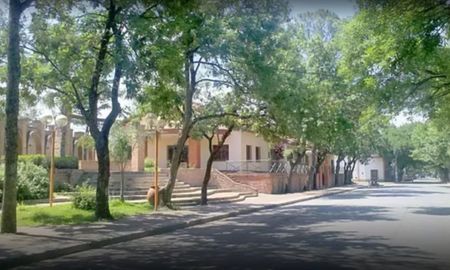 El insólito episodio ocurrió el domingo en la intersección de las calles Sarmiento y Urquiza, del barrio Villa San José de Metán, Salta. El insólito episodio ocurrió el domingo en la intersección de las calles Sarmiento y Urquiza, del barrio Villa San José de Metán, Salta.