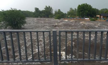Advierten por la crecida del río Mina Clavero Advierten por la crecida del río Mina Clavero