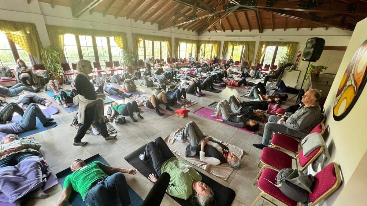 Durante el congreso realizado en Los Cocos, provincia de Córdoba, también hubo espacios para la práctica medidativa. Durante el congreso realizado en Los Cocos, provincia de Córdoba, también hubo espacios para la práctica medidativa.