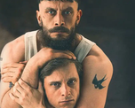 La intensidad física de Half Man capturada en este plano de Half Man de HBO. La intensidad física de Half Man capturada en este plano de Half Man de HBO.