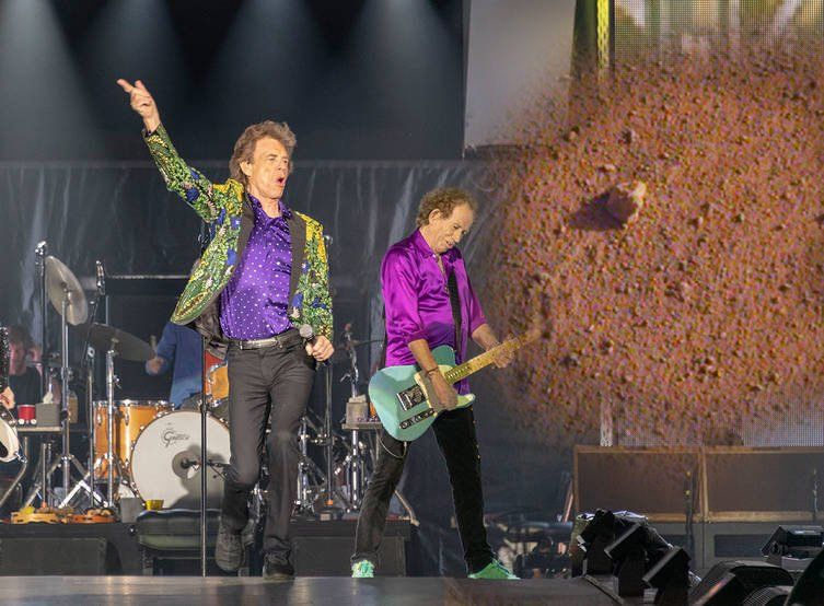 La NASA nombró Rolling Stones una curiosa roca rodante en Marte