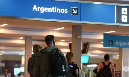 Los argentinos que están en el exterior deberán reporgramar su regreso al país. Los argentinos que están en el exterior deberán reporgramar su regreso al país.