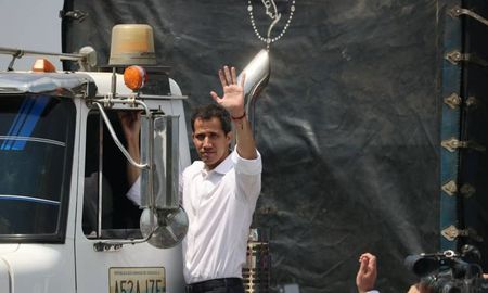 un puente donde guaido jugo al ajedrez y sus seguidores se vieron decepcionados un puente donde guaido jugo al ajedrez y sus seguidores se vieron decepcionados