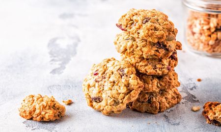 Todos los detalles para hacer unas ricas galletitas de granola de la mano de Maru Botana. Todos los detalles para hacer unas ricas galletitas de granola de la mano de Maru Botana.