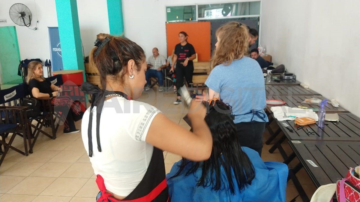 Un corte de cabello por un juguete se lleva a cabo este domingo hasta las 18 horas en 25 de MAyo 3615.