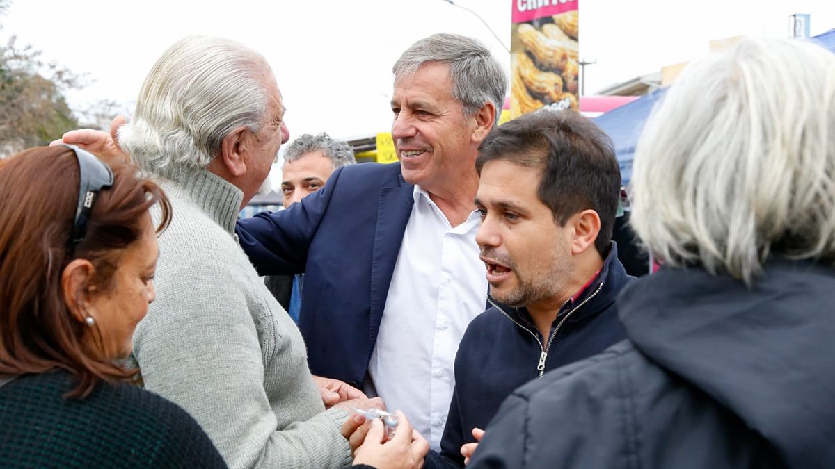 El intendente Emilio Jatón en el acto por el Día de la Independencia en Aristóbulo.