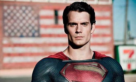 Vaughn destacó que Wonder Woman de Patty Jenkins con Gal Gadot funcionó porque la directora le dio a la amazona una visión similar a la que utilizó Donner en su filme de 1978 con Christopher Reeve. Vaughn destacó que Wonder Woman de Patty Jenkins con Gal Gadot funcionó porque la directora le dio a la amazona una visión similar a la que utilizó Donner en su filme de 1978 con Christopher Reeve.
