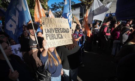La cuarta Marcha Federal Universitaria reunió a más de 10 mil personas en la ciudad de Santa Fe. La cuarta Marcha Federal Universitaria reunió a más de 10 mil personas en la ciudad de Santa Fe.