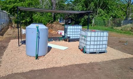 Se pueden agrandar los espacios de lavado y acoplar hasta 10 biofiltros en serie para adaptar el sistema a cualquier escala. Se pueden agrandar los espacios de lavado y acoplar hasta 10 biofiltros en serie para adaptar el sistema a cualquier escala.