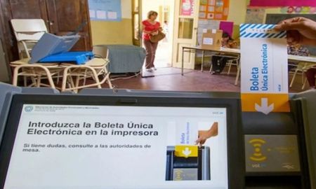 Las elecciones de Salta se realizaron con el sistema de boleta electrónica. Las elecciones de Salta se realizaron con el sistema de boleta electrónica.