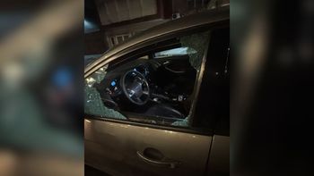 Un fotográfo dejó estacionado su auto en Bulevar y San Jerónimo de Santa Fe y al regresar advirtió que le habian robado sus herramientas de trabajo. 