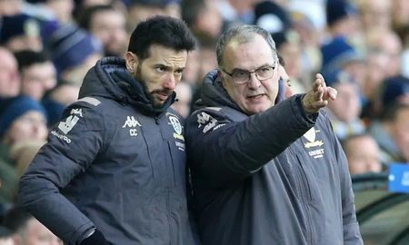 Carlos Corberán, ahora ex ayudante de Marcelo Bielsa, es el nuevo entrenador del Huddersfield. Carlos Corberán, ahora ex ayudante de Marcelo Bielsa, es el nuevo entrenador del Huddersfield.