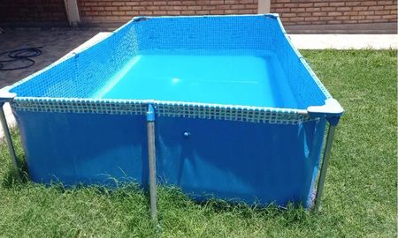 Su patio no tenía ningún tipo de cerramiento, por lo que fue más sencilla la tarea para los asaltantes. Su patio no tenía ningún tipo de cerramiento, por lo que fue más sencilla la tarea para los asaltantes.