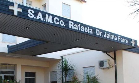 En una semana la suba en terapia intensiva aumentó un 30%. En total las camas disponibles en el sector crítico son 39, por lo que a esta hora solamente hay disponible una plaza. En una semana la suba en terapia intensiva aumentó un 30%. En total las camas disponibles en el sector crítico son 39, por lo que a esta hora solamente hay disponible una plaza.