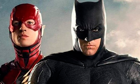 En ese momento se puede escuchar a Barry Allen preguntar ¿estás dentro?, lo que sugiere que está reclutando a alguien más a su equipo. Presuntamente podría tratarse de Batman, la versión de Michael Keaton, que además narra gran parte del video. En ese momento se puede escuchar a Barry Allen preguntar ¿estás dentro?, lo que sugiere que está reclutando a alguien más a su equipo. Presuntamente podría tratarse de Batman, la versión de Michael Keaton, que además narra gran parte del video.