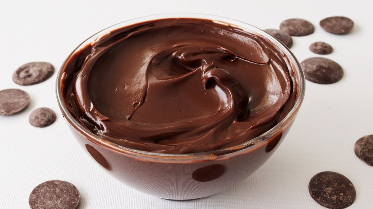 Ganache de chocolate para rellenar postres: la receta más sencilla de solo 4 pasos