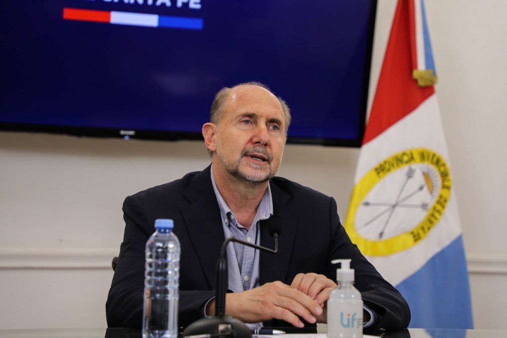 Omar Perotti informó que el programa destina microcréditos a tasa cero y 18 meses de plazo de devolución a emprendedores de la economía solidaria.