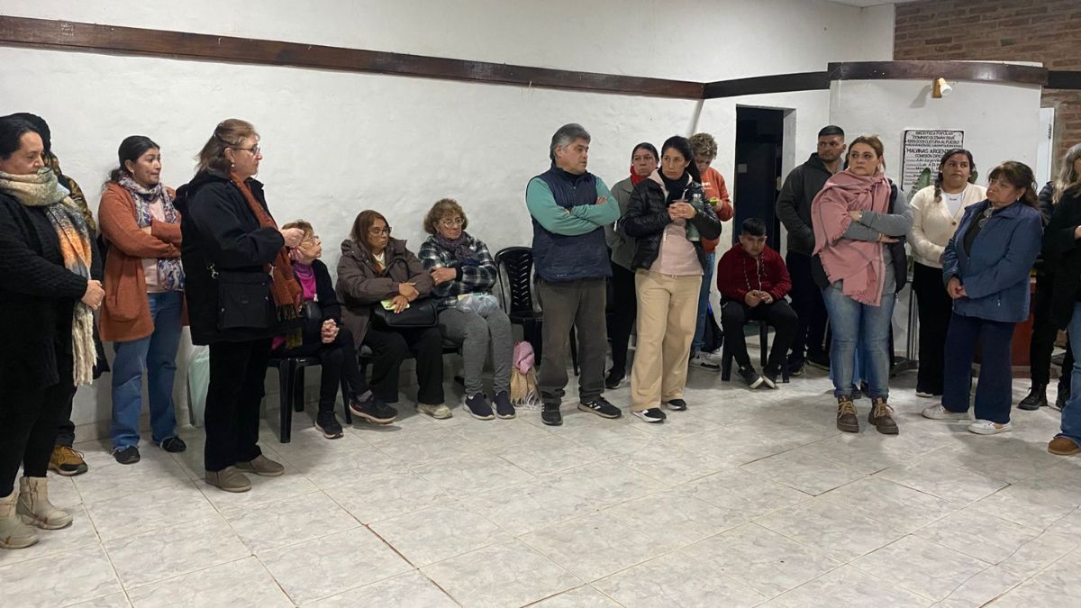 Asamblea por inseguridad en la Biblioteca Popular de San José del Rincón.