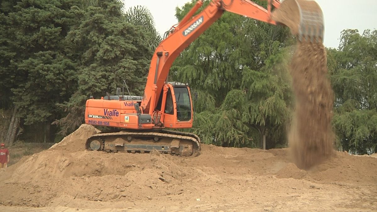 Los dueños del predio advierten que estos trabajos se están realizando sin autorización en una zona de riesgo hídrico.