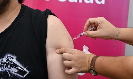 El Ministerio de Salud de la Provincia de Santa Fe informó que la vacunación antigripal continúa a buen ritmo. El Ministerio de Salud de la Provincia de Santa Fe informó que la vacunación antigripal continúa a buen ritmo.