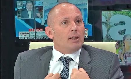 Eduardo Menchi, procesado junto con Marcelo DAlessio por asociación ilícita, extorsión, tráfico de influencias, apareció muerto en su casa con un tiro en la cabeza. Eduardo Menchi, procesado junto con Marcelo DAlessio por asociación ilícita, extorsión, tráfico de influencias, apareció muerto en su casa con un tiro en la cabeza.