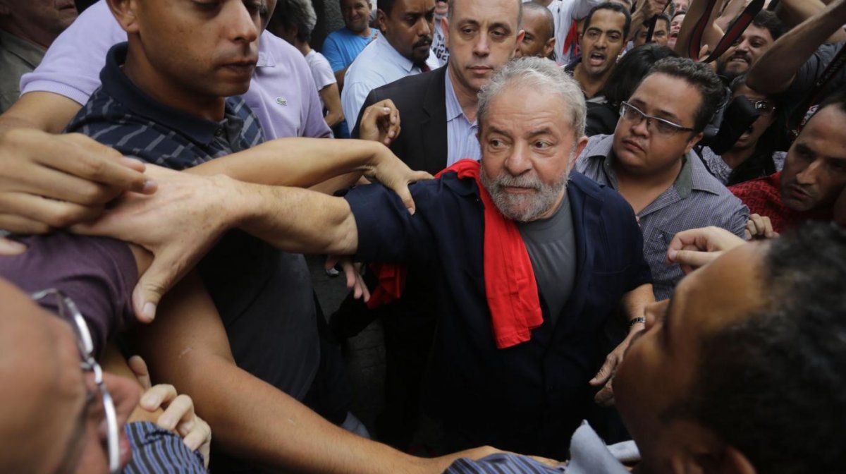 Finalmente, Lula seguirá en prisión y el PT convocó a una marcha nacional